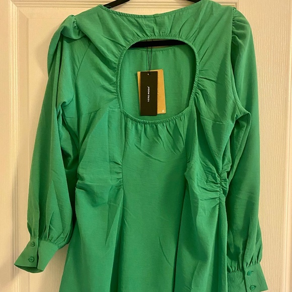 Green dress - Picture 2 of 4